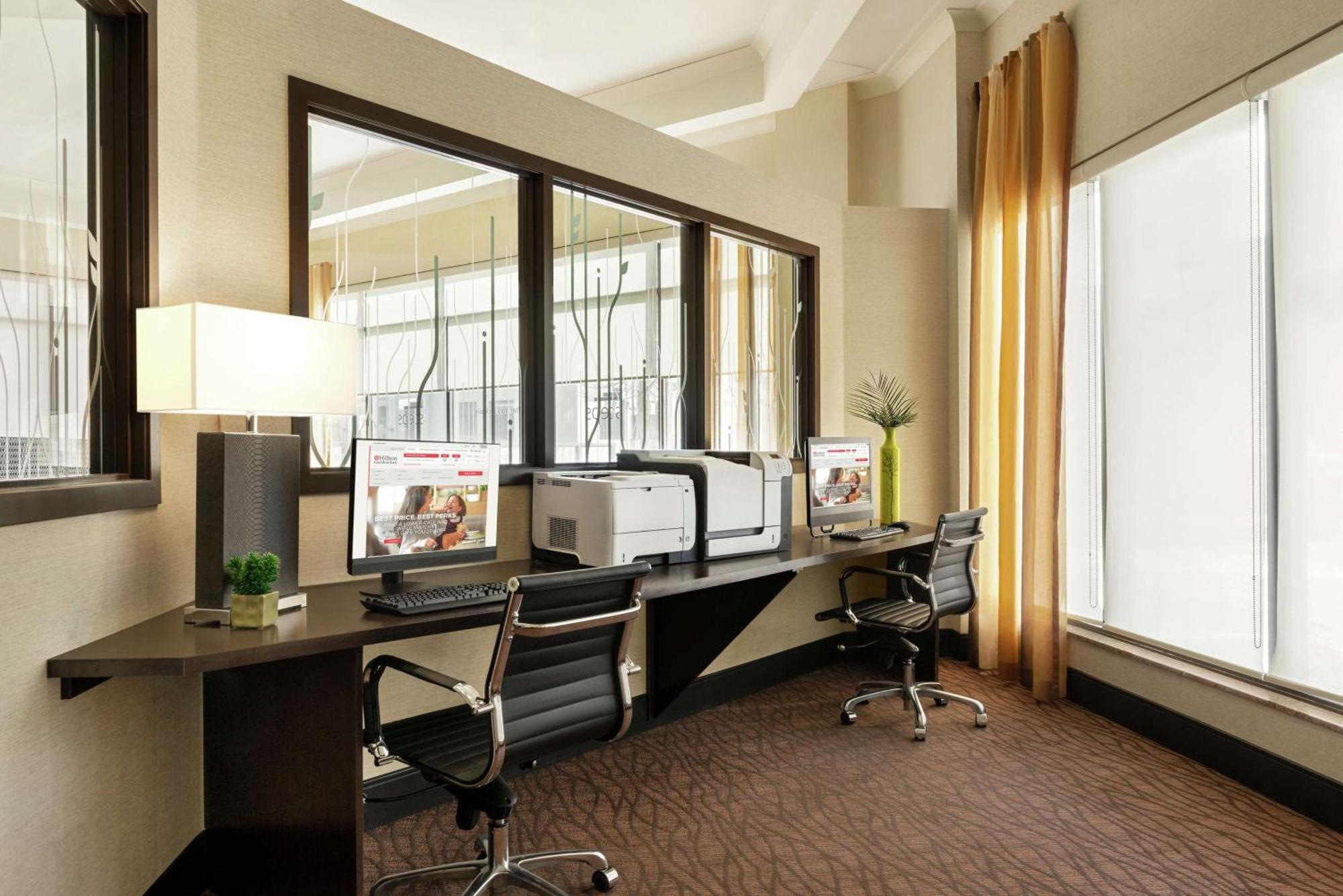 Hilton Garden Downtown Hotel 4*